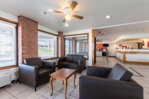 Gallery image of Econo Lodge Inn & Suites in McKinney