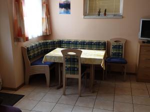 TV a/nebo společenská místnost v ubytování Apartment Robert