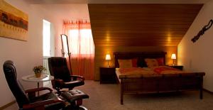 Postel nebo postele na pokoji v ubytování Hotel zur Post
