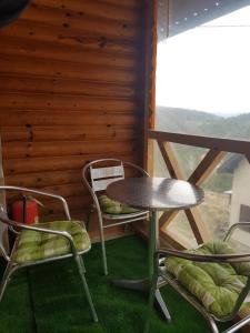 Splošen pogled na gorovje oz. razgled na gore, ki ga ponuja lovska koča