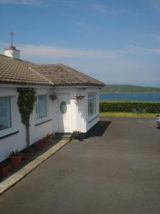 Gallery image of Sea View Room Only in Cleggan