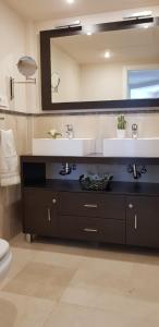 Ein Badezimmer in der Unterkunft Apartamento Lujo Calaceite