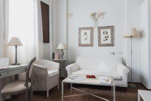 A seating area at Palacio De Los Navas