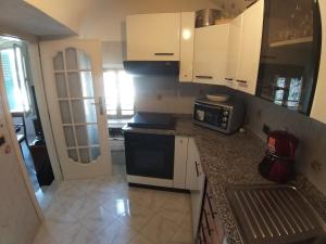 A kitchen or kitchenette at Casa Eden