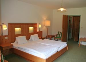 Fotografie z fotogalerie ubytování Hotel Garni Pension zur Wacht v destinaci Strobl