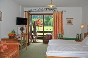Fotografie z fotogalerie ubytování Hotel Garni Pension zur Wacht v destinaci Strobl