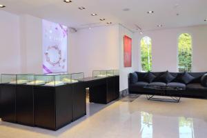 Ruang duduk di K.C Hotel
