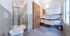 Een badkamer bij Apartment 39012