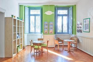 Istumisnurk majutusasutuses Ostello Montebello - Bellinzona Youth Hostel