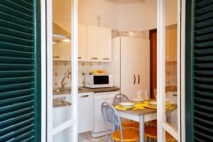 A kitchen or kitchenette at Casanna