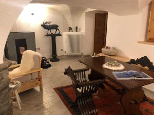 A seating area at Les Cheminées