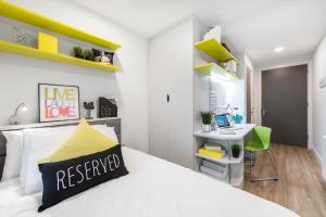 Cucina o angolo cottura di Yugo Explore - Ardcairn House