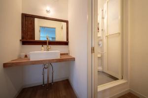 Ένα μπάνιο στο café&GuestHouse kaziya +14 φωτογραφίες