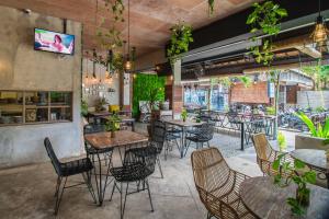 TV a/nebo společenská místnost v ubytování Gemini Star Hotel