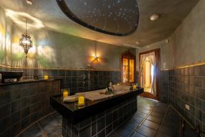 Ein Badezimmer in der Unterkunft Hotel Dirsch Wellness & Spa Resort