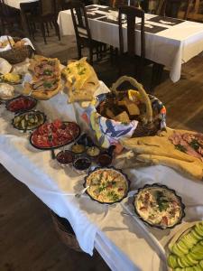 Jedlo v ubytovaní bed & breakfast alebo blízkom okolí