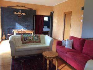 Cherry Top Farmstay - Boutique Eco Village的休息区