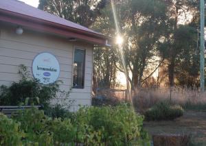 Cherry Top Farmstay - Boutique Eco Village外面的花园