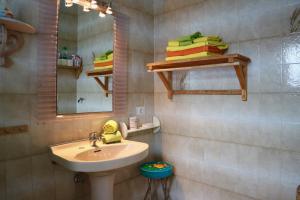 Ένα μπάνιο στο Casa Azul Holiday Home +56 φωτογραφίες