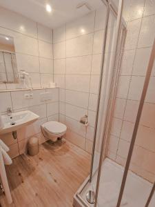 Koupelna v ubytování Wald-Hotel