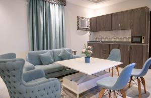 Kuchyň nebo kuchyňský kout v ubytování Viola Hotel