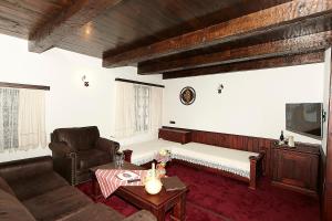 Posezení v ubytování Family hotel Makedonska Kruchma