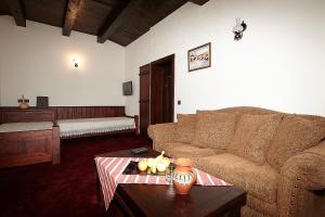 Posezení v ubytování Family hotel Makedonska Kruchma