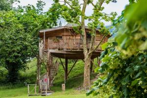 Foto dalla galleria di Logis Hôtel Andreinia & Cabanes a Esterençuby