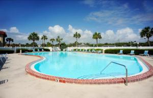 Kolam renang di atau dekat dengan Ocean Life Beach Condo - Only Steps to the Beach