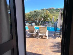 Bazén v ubytovaní B&B Villa del Sole Relais alebo v jeho blízkosti