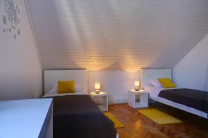 Posteľ alebo postele v izbe v ubytovaní Apartman studio SONAS 3 with free private parking