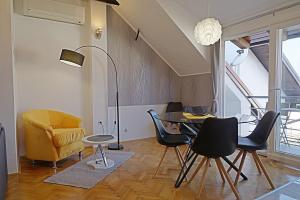 Posedenie v ubytovaní Apartman studio SONAS 3 with free private parking