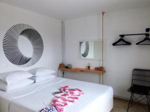 Postel nebo postele na pokoji v ubytování Nesaea seafront house