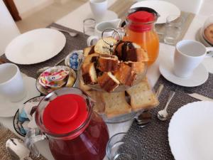 Jedlo v ubytovaní bed & breakfast alebo blízkom okolí
