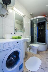 Ένα μπάνιο στο Apartment Bright & Light