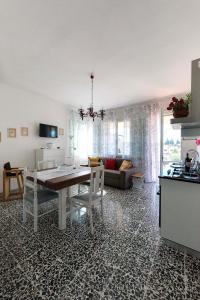 Kuchyň nebo kuchyňský kout v ubytování MADI' casa vacanze