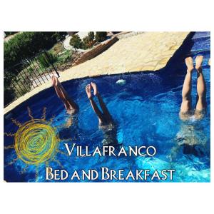 Bazén v ubytovaní Villafranco Apartamentos alebo v jeho blízkosti