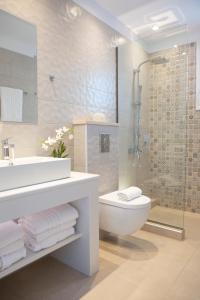 Ένα μπάνιο στο AFRODITI VILLAS Collection