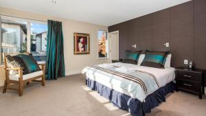 Postel nebo postele na pokoji v ubytování Stewart Lodge Luxury Spa