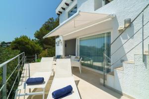 A balcony or terrace at Villa Bombon
