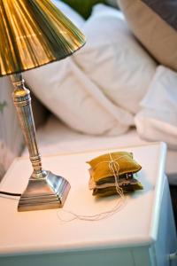Säng eller sängar i ett rum på Fredriksborg Hotell & Restaurang