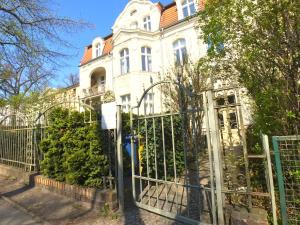 Gallery image of Amaroo - Apartments Potsdam “Alexandrowka” in Potsdam