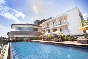 Bazén v ubytování Grandia Hotel nebo v jeho okolí