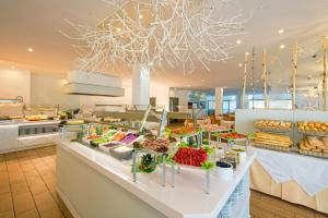 Kép Iberostar Waves Club Cala Barca All Inclusive szállásáról Portopetróban a galériában