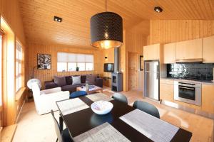 Η κουζίνα ή μικρή κουζίνα στο Húsafell holiday homes