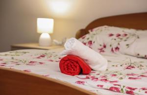 Hotel ZRINSKI客房内的一张或多张床位