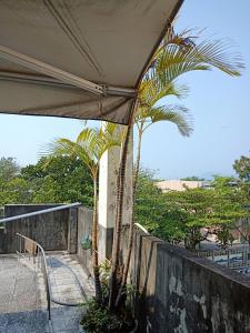 Rõdu või terrass majutusasutuses Formosa Backpackers Hostel & Apartment（青年民宿）