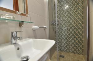Vannituba majutusasutuses Hostal Almanzor