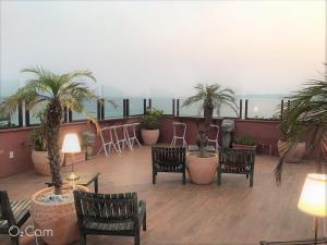 Vista generica sul mare o vista sul mare dall'interno della stanza in casa privata