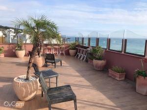 Vista generica sul mare o vista sul mare dall'interno della stanza in casa privata